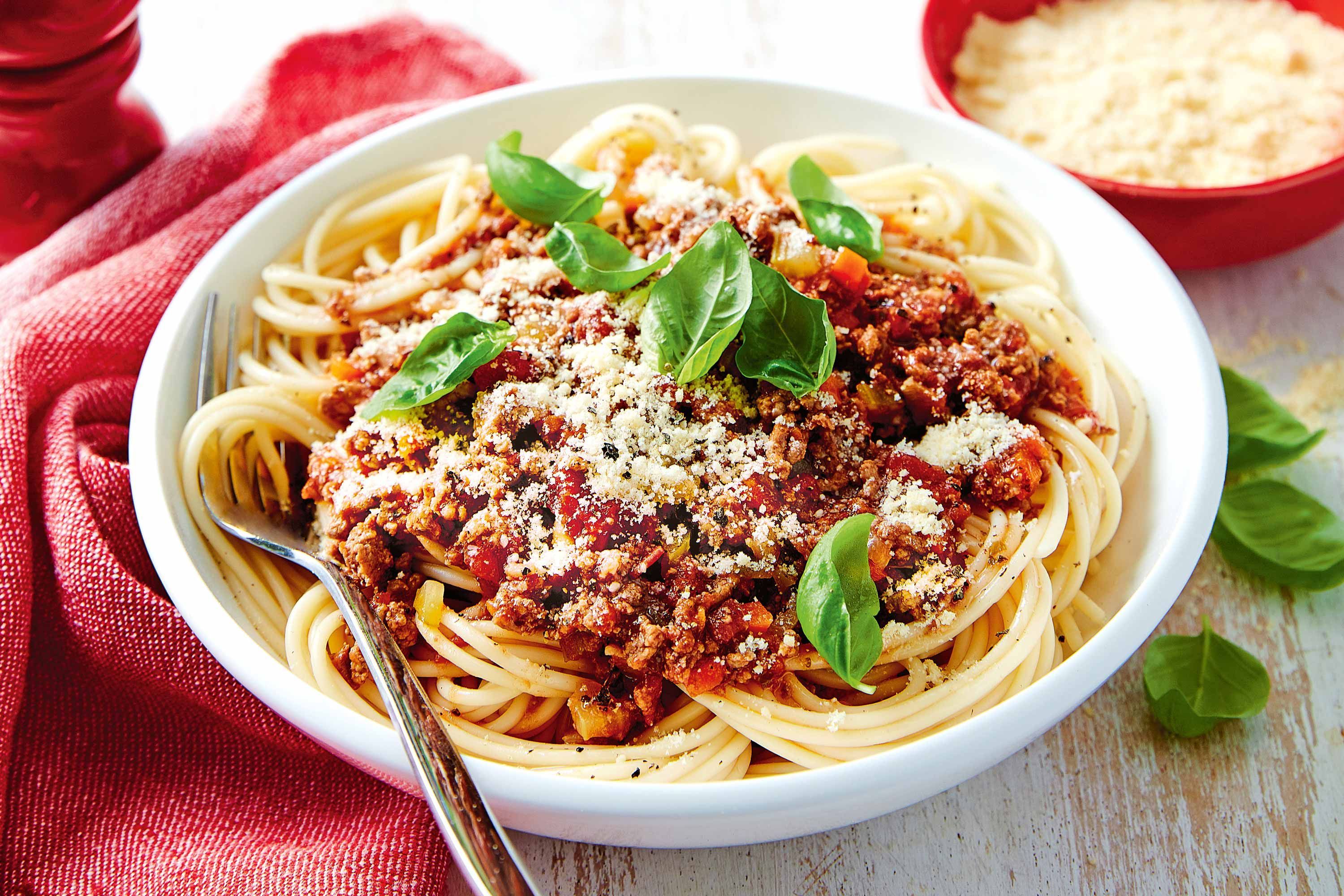 How to cook spaghetti bolognese